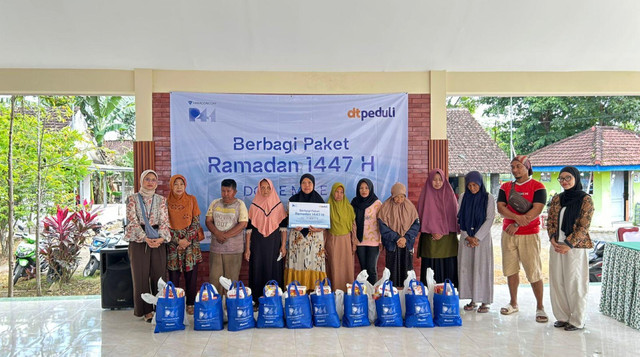 Paragon bersama DT Peduli Malang berbagi Bingkisan Lebaran untuk Lansia dan dhuafa (Sumber : DT Peduli)