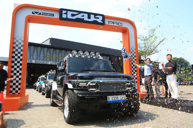 iCAR Indonesia secara resmi menyerahkan unit mobil listrik V23 Pro Plus Collector Series kepada para pemilik perdana. Foto: dok. iCAR Indonesia.