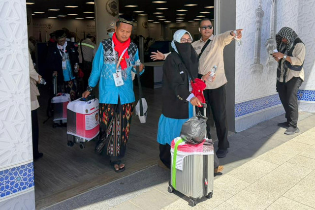 Kedatangan jemaah haji Indonesia lewat jalur Makkah Route atau fast track di Bandara Prince Muhammad Bin Abdul Aziz, Madinah. Foto: Lutfan Darmawan/kumparan