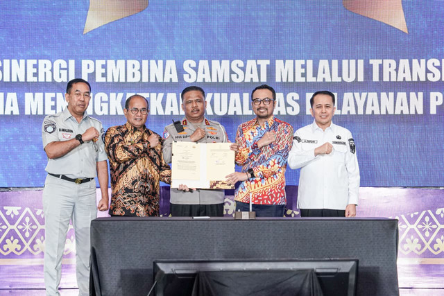 Pertamina Patra Niaga bersama Badan Pengatur Hilir Minyak dan Gas Bumi (BPH Migas) dan Korps Lalu Lintas (Korlantas) Polri dan melalui penandatanganan Perjanjian Kerja Sama pada Rabu (22/4/2026). Foto: Pertamina Patra Niaga