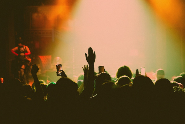 Ilustrasi jadwal refund tiket Hammersonic 2026. Foto: Unsplash.com/Jessica Christian