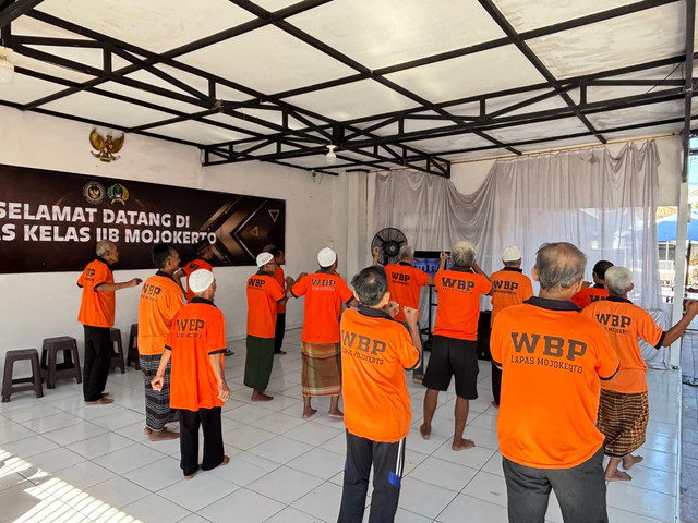Pembinaan Senam dan Cek Kesehatan, Lapas Mojokerto Tingkatkan Kepedulian Bagi Lansia (Foto:HumasLapasMoker)