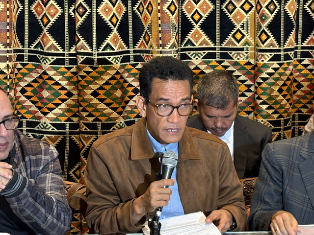 Refly Harun saat memberikan keterangan pers mengenai perkembangan kasus ijazah Jokowi di sebuah restoran di kawasan Tebet, Jakarta Selatan, Sabtu (25/4). Foto: Ryan Iqbal/kumparan