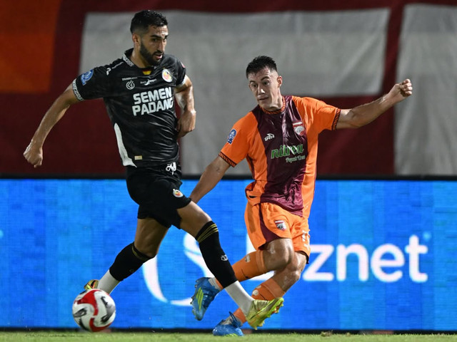 Pertandingan antara Borneo FC dengan Semen Padang FC dalam laga Super League di Stadion Segiri, Samarinda, Sabtu (25/4/2026). Foto: Instagram/ @borneofc.id