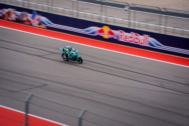 Ilustrasi Hasil Sprint Race MotoGP Spanyol 2026. Foto: Unsplash/nader saremi