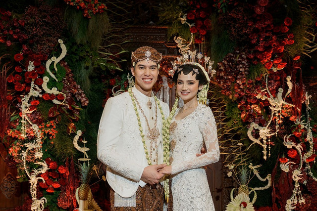 Pernikahan El Rumi dan Syifa Hadju di Jakarta, Minggu (26/4/2026). Foto: Bridestory