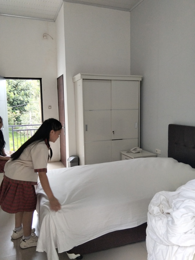  Making Bed (Sumbe:DokumenPribadi) 
