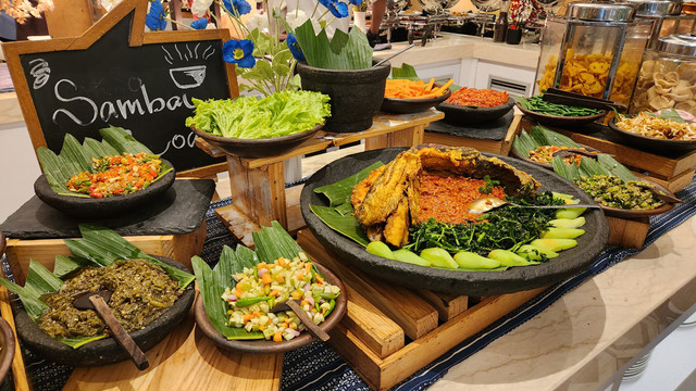 Taste of Nusantara di Sunday Lunch, HARRIS Hotel & Conventions Kelapa Gading. Foto: Azalia Amadea/kumparan