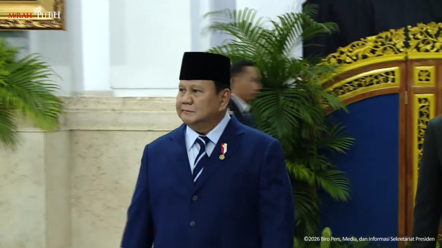 Presiden Prabowo Subianto tiba jelang pelantikan sejumlah pejabat negara di Istana Negara, Jakarta, Senin (27/4/2026). Foto: YouTube/ Sekretariat Presiden