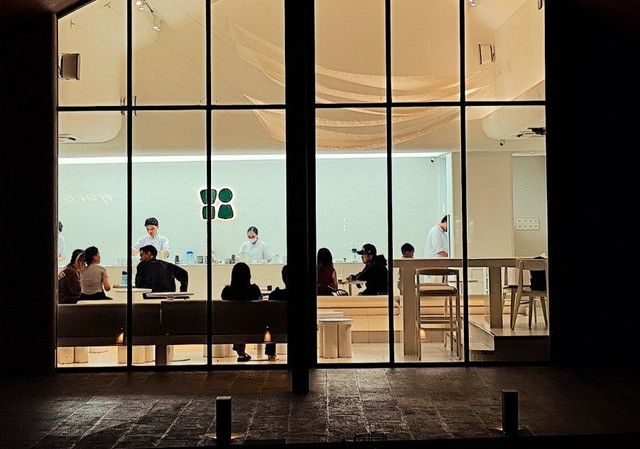 foto suasana coffee shop di jakarta, sumber : aldridge christian seubelan photo
