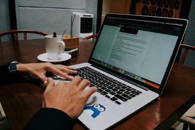 Ilustrasi contoh pengisian Diary Panca Cinta Pintar Kemenag. Foto: Unsplash.