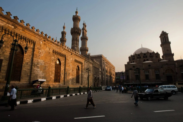 Ilustrasi penerimaan mahasiswa RI di Universitas Al Azhar Kairo Mesir. Foto: Shutterstock