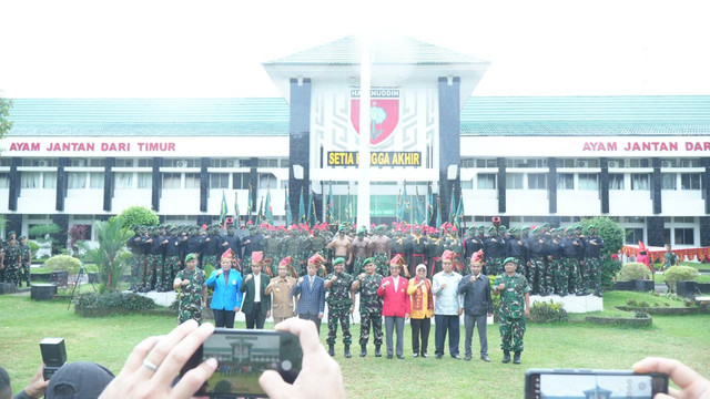 Kodam XIV/Hasanuddin Kukuhkan Rektor Unismuh Makassar sebagai Warga Kehormatan