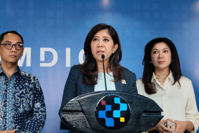 Menkomdigi Meutya Hafid dalam konferensi pera di Kemkomdigi, Jakarta, Selasa (28/4/2026). Foto: Zamachsyari/kumparan