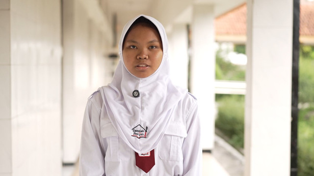 Aisyah Nur Aini, siswi Sekolah Rakyat Menengah Atas (SRMA) 17 Surakarta. Foto: Kemensos RI