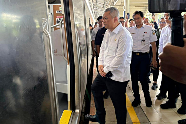 Uji coba KRL Commuter Line bersama Menteri Perhubungan dan Direktur Utama PT KAI pada Rabu (29/4/2026). Foto: Kevin Daniel/kumparan