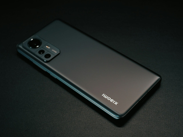 Ilustrasi prediksi harga Xiaomi 17T. Foto: Unsplash.