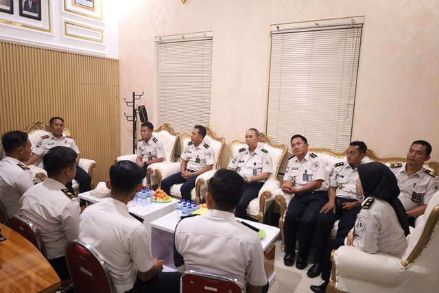 Rapat Dinas Pertama, Kepala Lapas Mojokerto Satukan Langkah Bersama Jajaran (Foto:HumasLapasMoker)