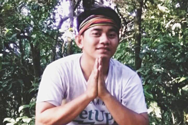 Septian Haditama, sarjana pendidikan yang kini berprofesi sebagai kurir dan ojek online. Foto: Dok. Pribadi