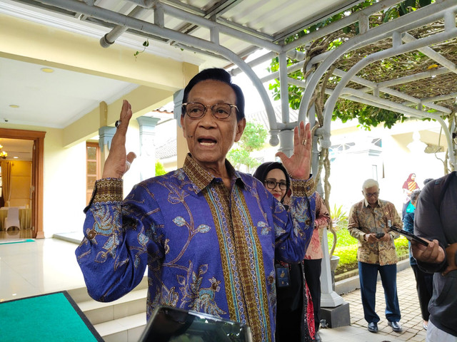 Gubernur DIY Sri Sultan Hamengku Buwono X di Kepatihan Pemda DIY, Kamis (30/4/2026). Foto: Arfiansyah Panji Purnandaru/kumparan
