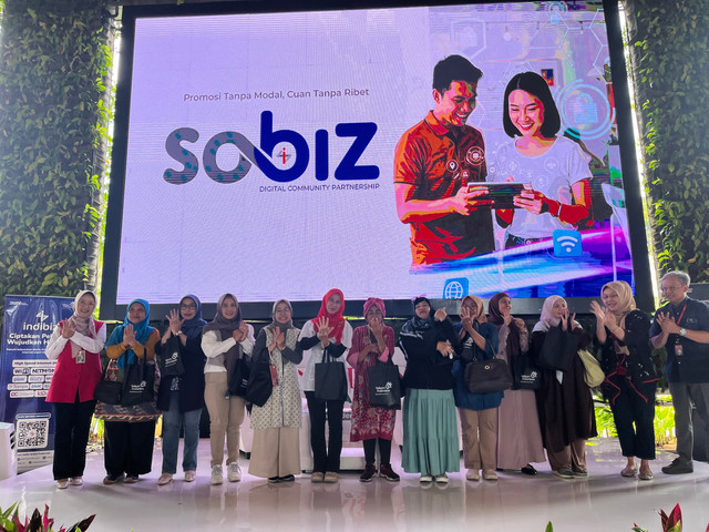 Program Sobat Indibiz dari Telkom mendorong pemberdayaan ekonomi digital untuk akses peluang usaha para pelaku UKM perempuan di seluruh Indonesia. Foto: dok. Telkom.