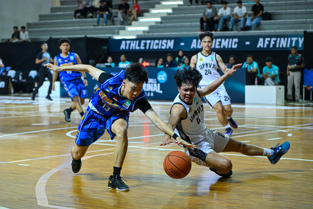 Universitas Atma Jaya Yogyakaryta melawan Universitas Pembangunan Nasional Veteran Yogyakarta (UPNVY) pada pertandingan Basketball Campus League Regional Yogyakarta, di GOR Ki Bagoes Hadikoesemo, Kamis (30/4/2026). Foto: Campus League