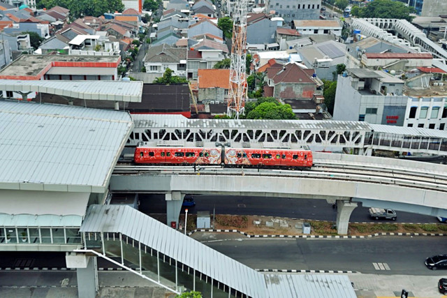 LRT Jakarta Fase 1B Lakukan Test Track sejauh 3,6 Km dari Velodrome ke Pasar Pramuka pada Kamis (30/4/2026). Foto: Dok. Jakpro