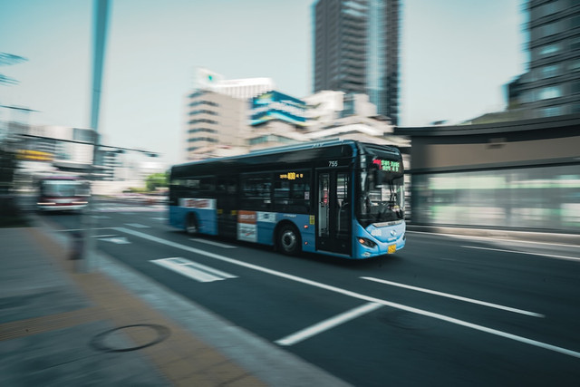 Ilustrasi rute bus listrik Bojonggede Sentul. Foto: Unsplash.com/Sean Lee