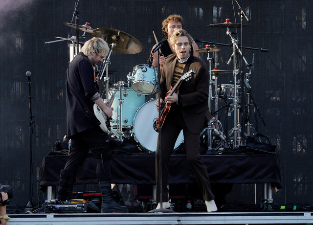 Ilustrasi Kapan War Tiket Konser 5 Seconds of Summer Jakarta. Foto: Kevin Winter/Getty Images/AFP/KumparanHITS