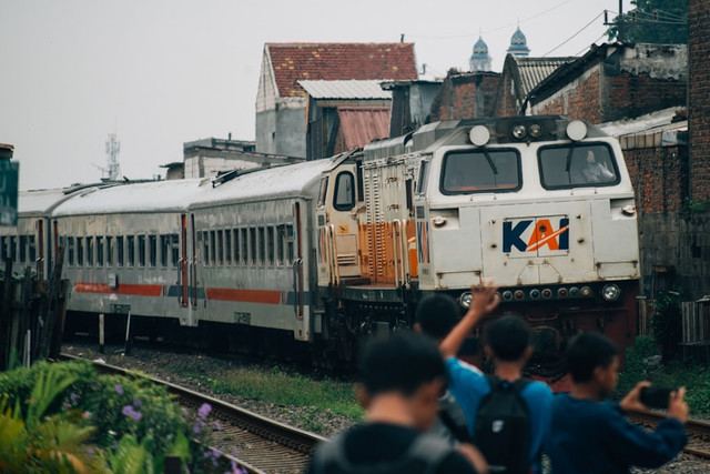 Ilustrasi jadwal Kereta Prameks Jogja Kutoarjo Mei 2026, foto: Unsplash/Salman Rameli