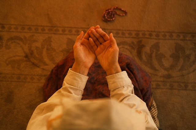 Ilustrasi Tata Cara Sholat Qobliyah Subuh, Foto:Unsplash/Nina Zeynep Güler