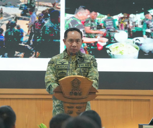 Panglima TNI Jenderal TNI Agus Subiyanto memberikan pengarahan kepada para Komandan Satuan (Dansat) TNI pada Apel Dansat TNI Tahun 2026 yang digelar di Universitas Pertahanan RI, Kabupaten Bogor, Jawa Barat, Rabu (29/4/2026). Foto: Dok. Puspen TNI