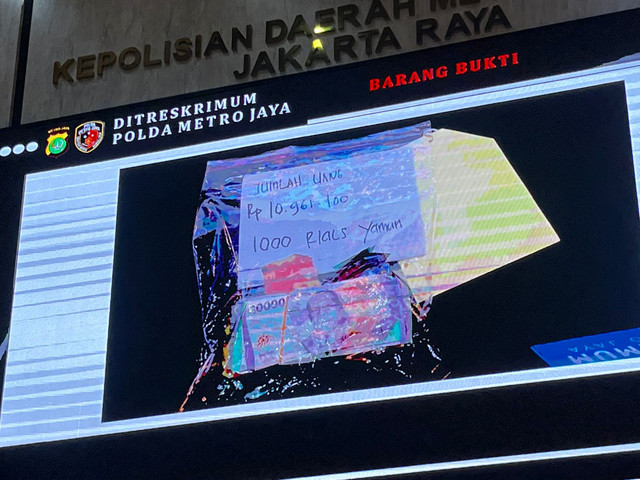 Jumlah uang yang diamankan dari kordinator yang diduga penyusup aksi mayda di gedung DPR. Foto: Rayyan Farhansyah/kumparan
