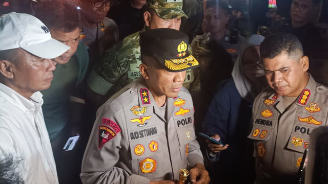 Kapolda Jawa Barat, Irjen Pol Rudi Setiawan saat ditemui usai kericuhan yang terjadi di Taman Pasupati, Kota Bandung pada Jumat (1/5/2026). Foto: Abisatya/kumparan