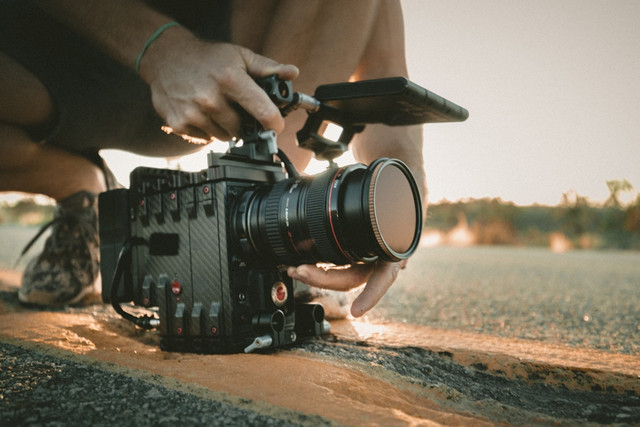 Ilustrasi Penjelasan Ending Devil Wears Prada 2,Foto:Unsplash/Jakob Owens