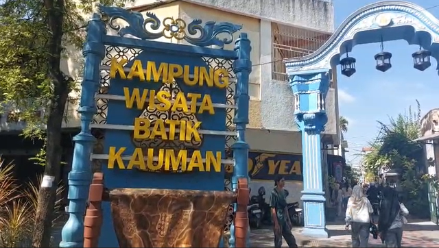 Suasana wisatawan di Kampung Wisata Batik Kauman. Foto: Dok. kumparan