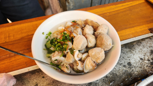 Bakso Bening Om Djun, Jalan Suryakencana, Bogor. Foto: Azalia Amadea/Kumparan