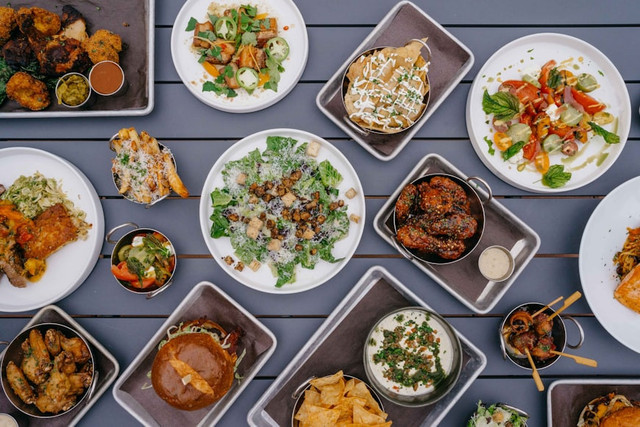 Ilustrasi Menu Ernestine Restaurant, Foto:Unsplash/Davey Gravy