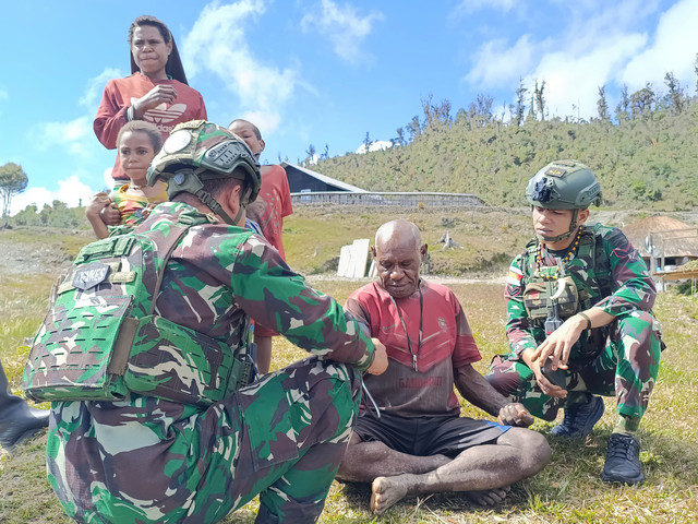 TNI hadirkan layanan kesehatan hingga pelosok Papua. Foto: Dok. Kapuspen TNI