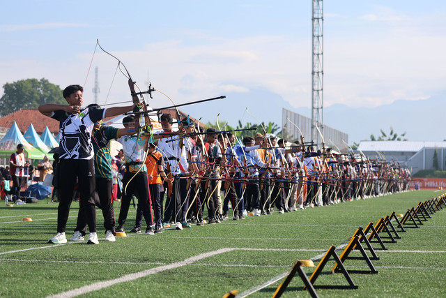 MilkLife Archery Challenge 2026 Seri 1 di Supersoccer Arena, Kudus, Jawa Tengah resmi mencapai puncaknya, menghadirkan 562 pemanah muda dari berbagai penjuru Jawa Tengah yang bertarung penuh semangat dan sportivitas. Foto: Djarum Foundation