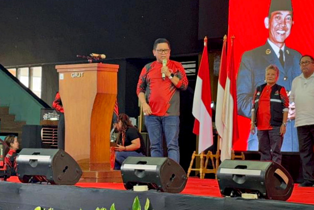 Sekjen PDIP Hasto Kristiyanto dalam Peringatan Hari Buruh Internasional tahun 2026 oleh DPP PDI Perjuangan di GOR Otista, Jatinegara, Jakarta Timur, Minggu (3/5/2026). Foto: Nauval Pratama/kumparan