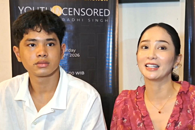 Bunga Zainal dan Putranya, Karan, dalam luanching YouTube Podcast, Youth Uncensored. Foto: Dok. Istimewa