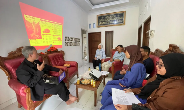 Tingkatkan Literasi Tanaman Obat bagi Pekerja UMKM dan Peserta Prolanis 