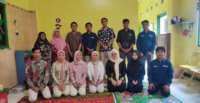 Dosen UMY Gelar Cek Kesehatan Gratis dan Pelatihan Komputer Guru