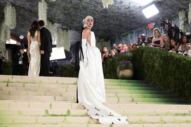 Katy Perry menghadiri Met Gala 2026 di Metropolitan Museum of Art, New York, Amerika Serikat, Senin (4/5/2026). Foto: Angela Weiss/AFP