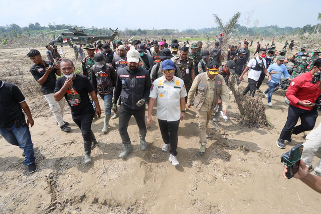 Ketua Satgas PRR Pascabencana Sumatera Muhammad Tito Karnavian meninjau kondisi bencana Sumatera. Foto: Dok. Satgas PRR