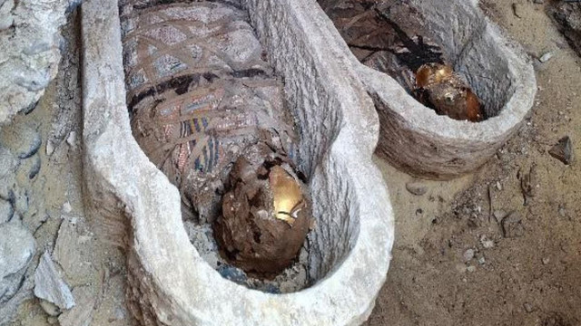 Mumi Mesir kuno ditemukan terbungkus teks sastra klasik Yunani ditemukan di Oxyrhynchus. Foto: Facebook/Egyptian Ministry of Tourism and Antiquities
