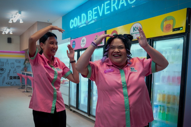 Shenina Cinnamon dan Nadya Syarifa bintangi serial Night Shift For Cuties. Foto: Dok. Netflix Indonesia
