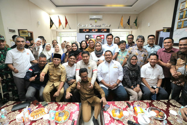 Mendagri Tito Karnavian berdialog bersama pengembang di Gedung Ahmad Yani Raider 600, Kelurahan Manggar Baru, Kota Balikpapan, Kalimantan Timur (Kaltim), Selasa (5/5/2026). Foto: Dok. Kemendagri
