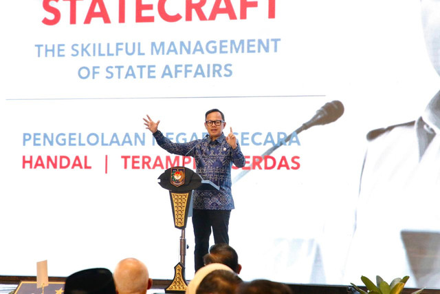 Wamendagri Bima Arya di Forum Orkestrasi Pembangunan Negeri di Hotel Platinum Balikpapan, Kalimantan Timur (Kaltim), Selasa (5/5/2026). Foto: Kemendagri RI
